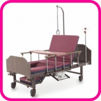 Кровать для лежачих больных YG-6 с туалетом, матрасом и положением кардио-кресло